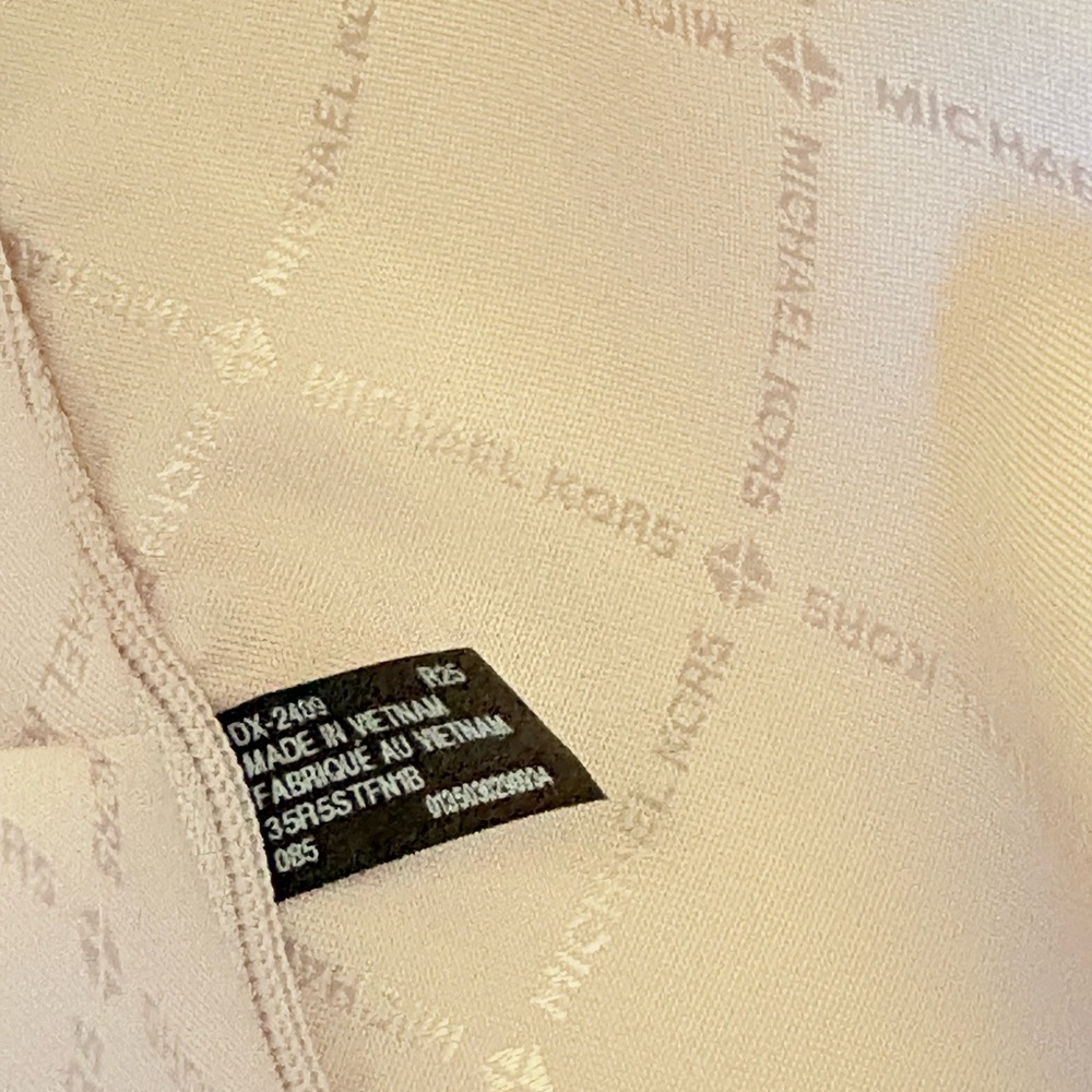 Michael Kors White and Silver Travel Bag Set - Picture 14 of 16